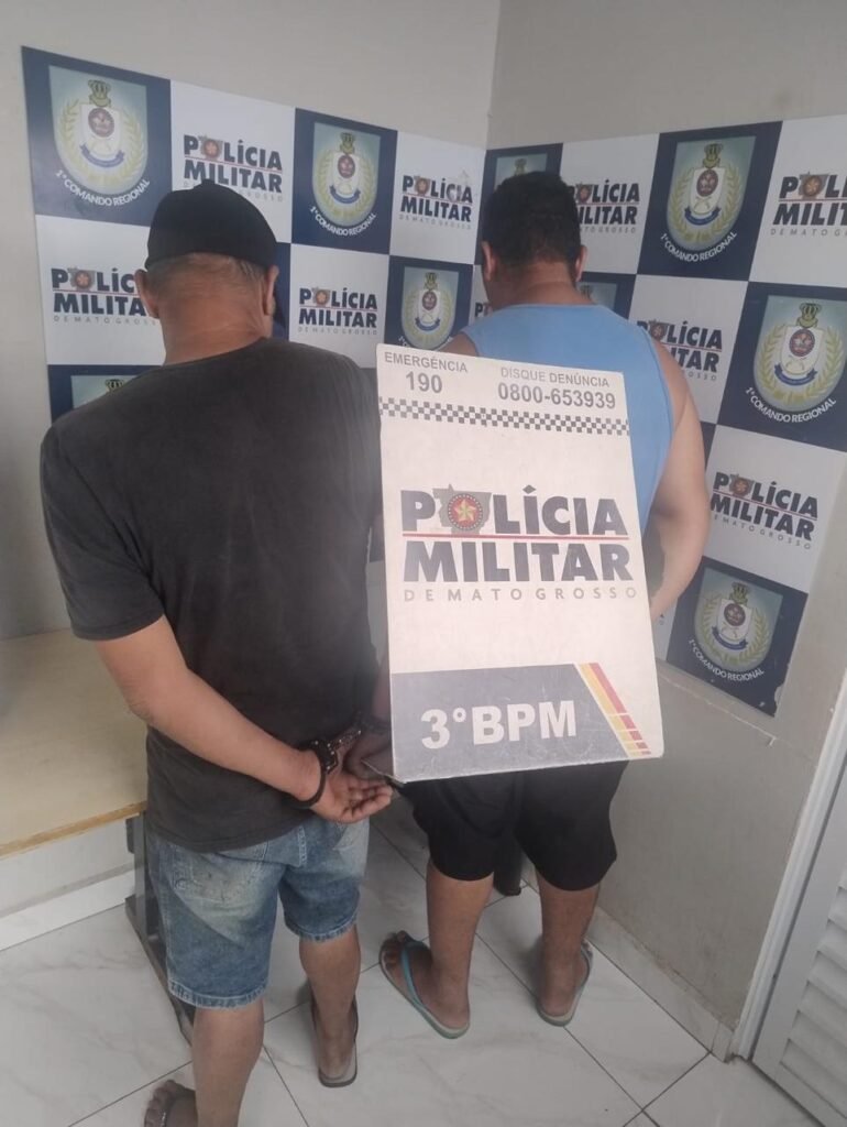 1000705935-770x1024 Veículo roubado com placa adulterada é recuperado pela PM no bairro Doutor Fábio, em Cuiabá