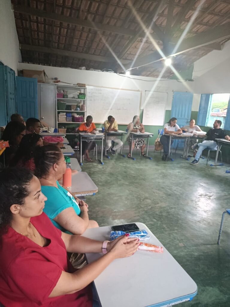 1000724111-768x1024 Comunidade cobra providências urgentes após série de acidentes na Vila Camboinha