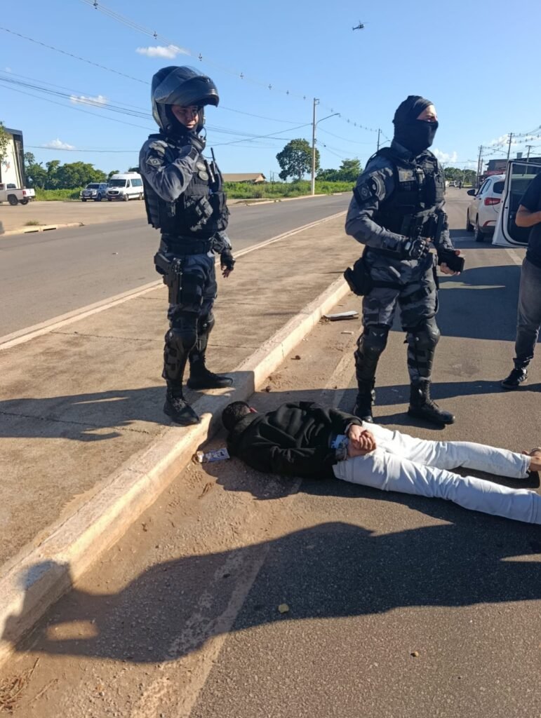 1000737420-771x1024 Perseguição termina com suspeito morto, feridos por atropelamento e quadrilha desarticulada em Várzea Grande