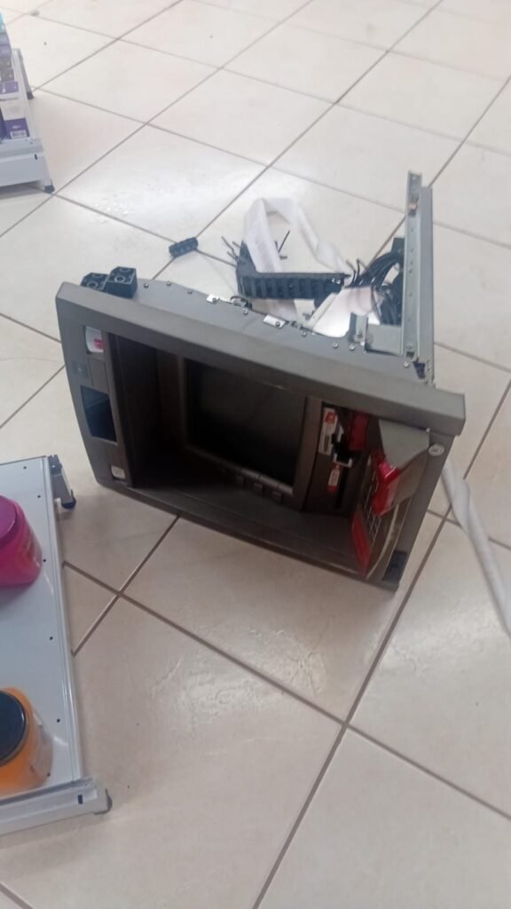 WhatsApp-Image-2026-01-09-at-09.46.42-576x1024 Tentativa de arrombamento a caixa eletrônico mobiliza PM durante a madrugada em Cuiabá