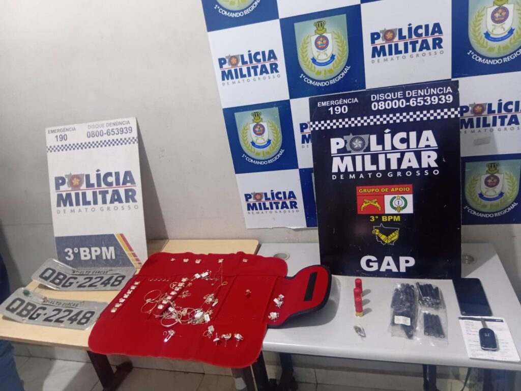 WhatsApp-Image-2026-01-16-at-08.18.06-1024x768 Veículo furtado é recuperado em blitz, suspeitos resistem à prisão e polícia encontra drogas, munições e bloqueadores de sinal