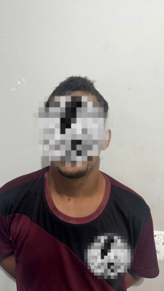 1000789058-576x1024 Discussão no trânsito termina com homem preso após ameaçar motorista com faca em Cuiabá