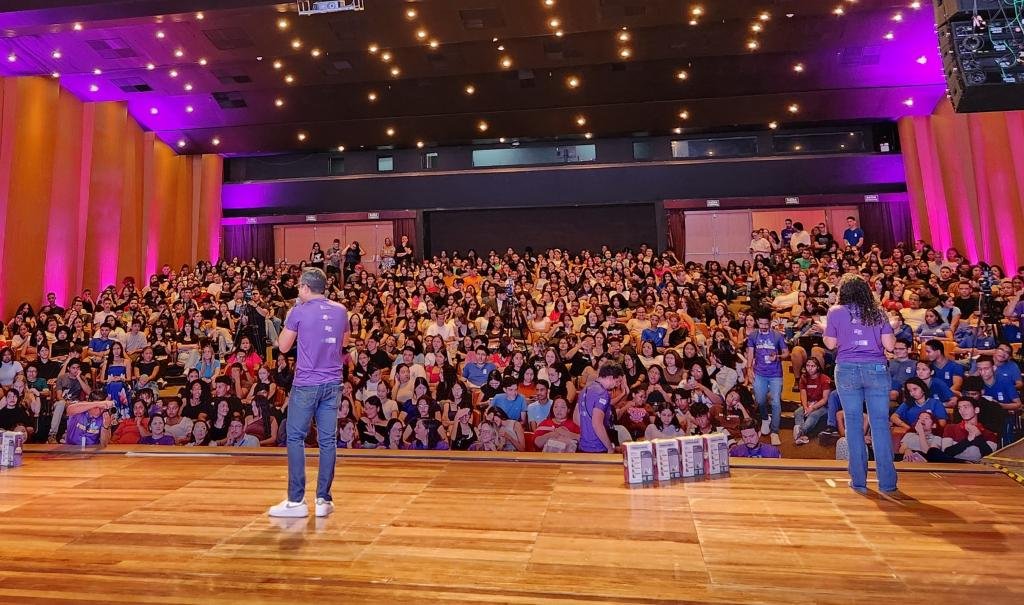 20260321_091952 Preparação de peso: 500 estudantes lotam teatro da UFMT em aulão do Pré-Enem Digit@l 2026