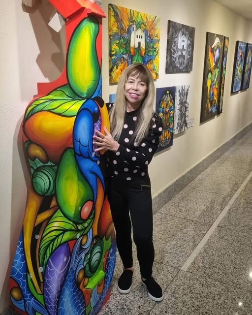 649215034_26010783261911257_3104052222412428896_n Jornalista e empresária Lauristela Guimarães morre em Cuiabá após luta contra o câncer