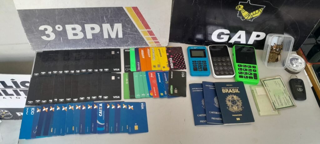 1000822979-1024x461 Golpistas são presos em “escritório do crime” no bairro Despraiado em Cuiabá