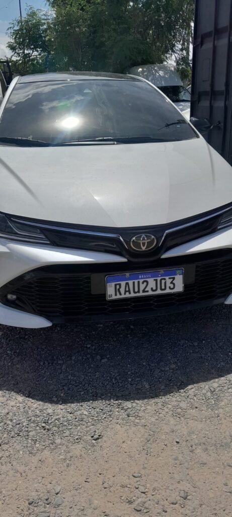 1000822993-461x1024 Golpistas são presos em “escritório do crime” no bairro Despraiado em Cuiabá