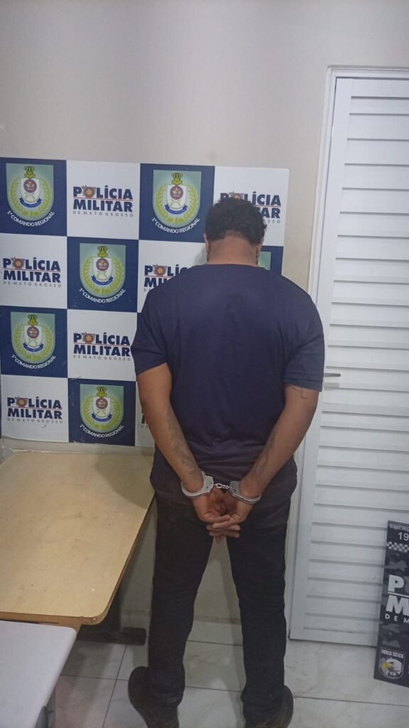 1000882261-576x1024 Suspeito confessa ligação com facção após roubo de carro e acaba preso pela PM em Cuiabá