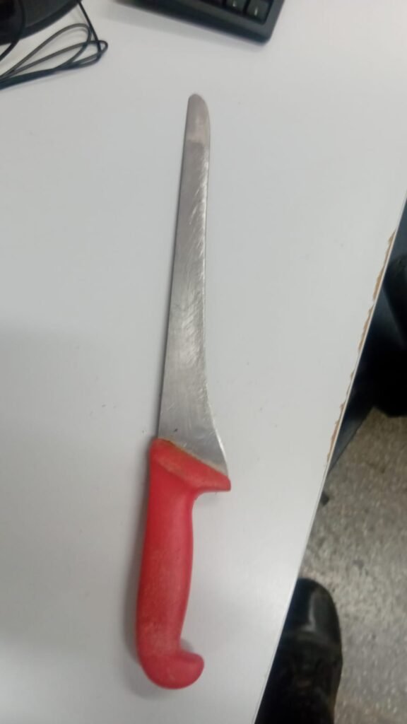 WhatsApp-Image-2026-05-15-at-14.20.20-576x1024 Filho é preso após ameaçar pai e agredir madrasta com pedaço de madeira em Cuiabá