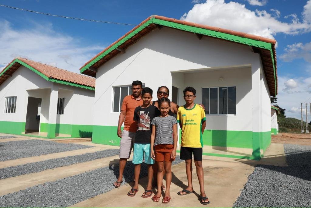 WhatsApp-Image-2026-06-03-at-16.53.44 Programa SER Família Habitação entrega 50 casas gratuitas para famílias de Querência