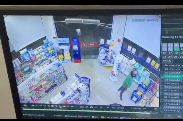 1000966611 Homem é preso após roubar pacotes de fraldas em farmácia de Cuiabá